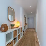 דירה Stunning 3 Bdr Flat W/ Rooftop Pool By Lovelystay