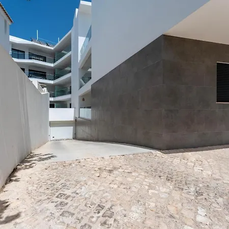 Stunning 3 Bdr Flat W/ Rooftop Pool By Lovelystay * אלבופיירה