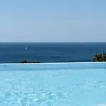 Stunning 3 Bdr Flat W/ Rooftop Pool By Lovelystay Apartamento