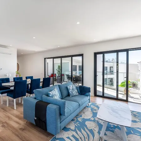Stunning 3 Bdr Flat W/ Rooftop Pool By Lovelystay Διαμέρισμα *