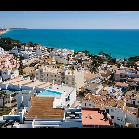 Stunning 3 Bdr Flat W/ Rooftop Pool By Lovelystay Αλμπουφέιρα