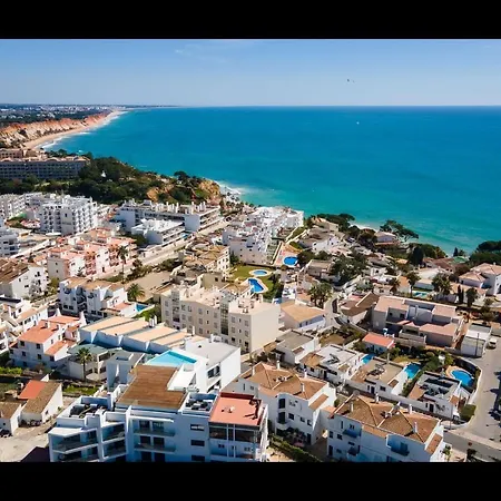 Stunning 3 Bdr Flat W/ Rooftop Pool By Lovelystay Διαμέρισμα *