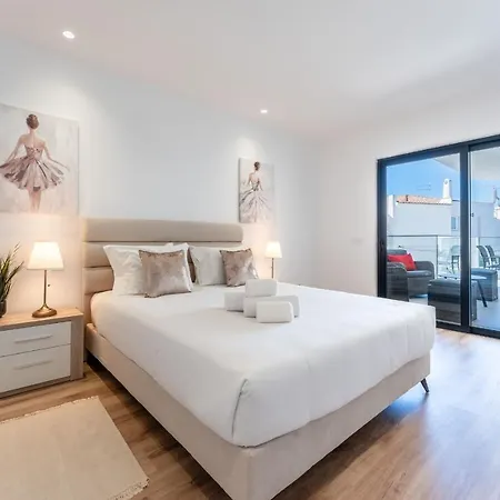 Stunning 3 Bdr Flat W/ Rooftop Pool By Lovelystay Apartment Albufeira