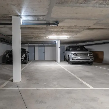 Apartment Stunning 3 Bdr Flat W/ Rooftop Pool By Lovelystay *