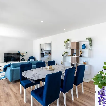 Stunning 3 Bdr Flat W/ Rooftop Pool By Lovelystay Appartamento